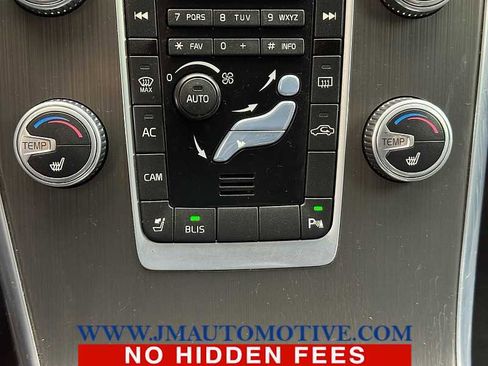 Used 2016 Volvo XC60 T6 w/ Proximity Package image 31