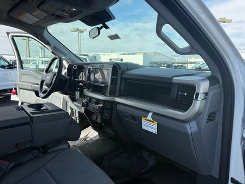 New 2025 Ford F350 XL w/ XL Chrome Package image 22
