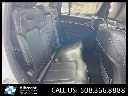 New 2025 Jeep Grand Cherokee Limited image 14