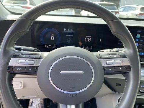 Used 2025 Hyundai Kona SEL AWD/4WD image 12