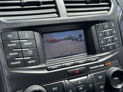 Used 2017 Ford Explorer XLT FWD image 12