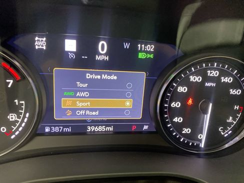 Used 2023 Cadillac XT5 Premium Luxury w/ Platinum Package AWD/4WD image 20