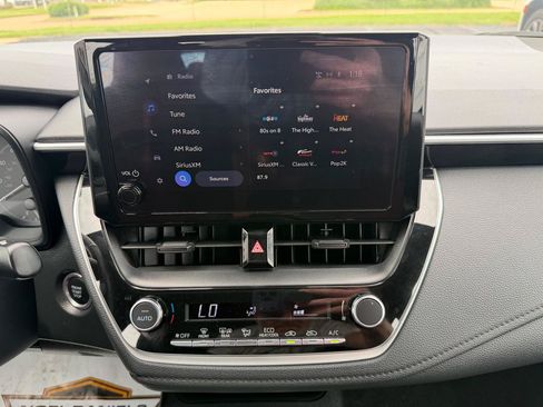 Used 2023 Toyota Corolla SE w/ SE Premium Package FWD image 23