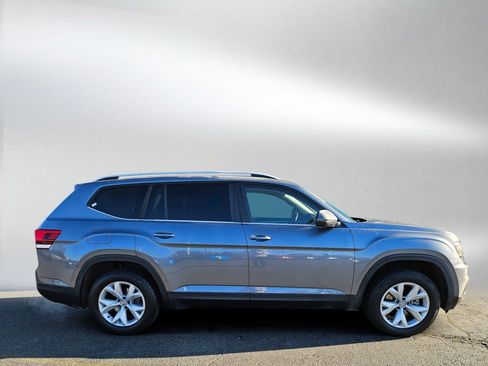 Used 2018 Volkswagen Atlas SE image 2