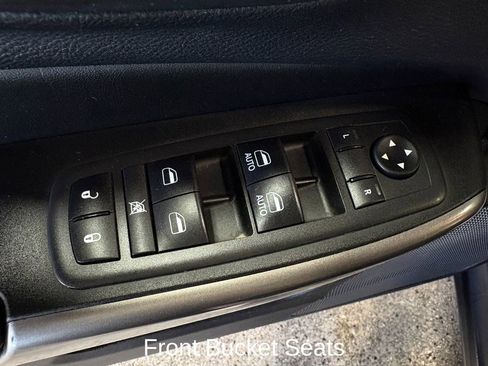 Used 2019 Jeep Cherokee Latitude AWD/4WD image 11
