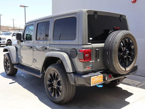 Used 2023 Jeep Wrangler Unlimited Sahara AWD/4WD image 3