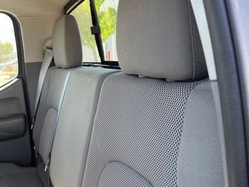 Used 2019 Nissan Frontier SV RWD image 9