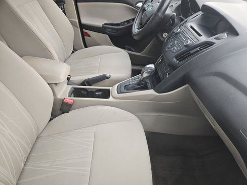 Used 2015 Ford Focus SE image 5