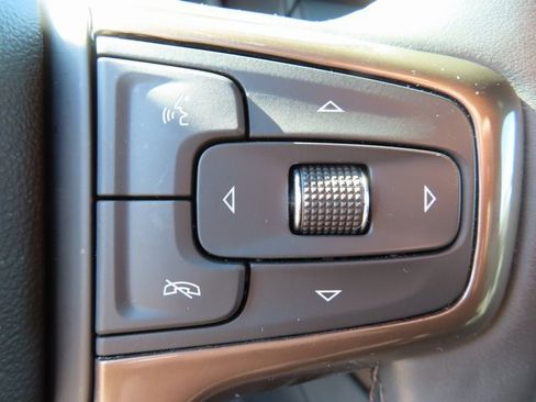 Certified 2023 Chevrolet Suburban High Country image 18