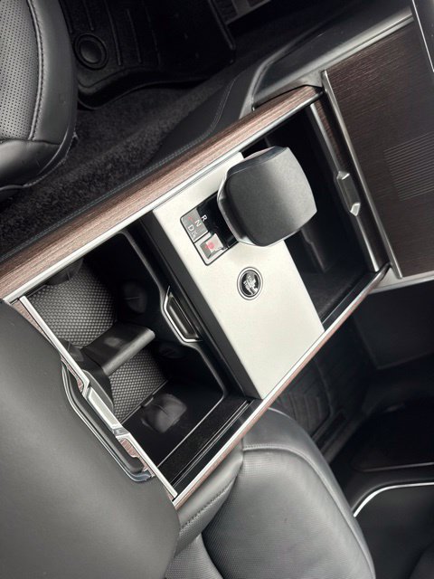 Used 2025 Land Rover Range Rover Long Wheelbase Autobiography AWD/4WD image 17