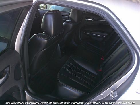 Used 2017 Chrysler 300 S image 20