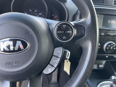 Used 2016 Kia Soul + FWD image 16