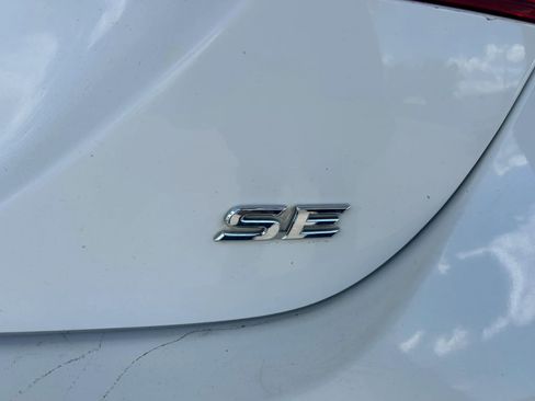 Used 2018 Toyota Camry SE FWD image 5