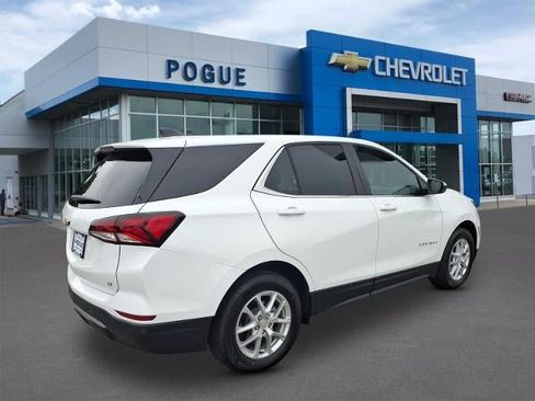 Used 2024 Chevrolet Equinox LT FWD image 2