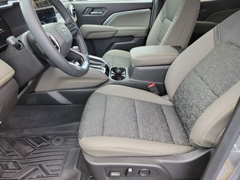 Used 2024 Chevrolet Colorado ZR2 w/ Safety Package AWD/4WD image 12