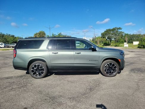 Used 2024 Chevrolet Suburban RST image 5