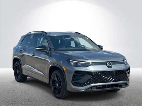 New 2026 Volkswagen Tiguan SE R-Line FWD image 5