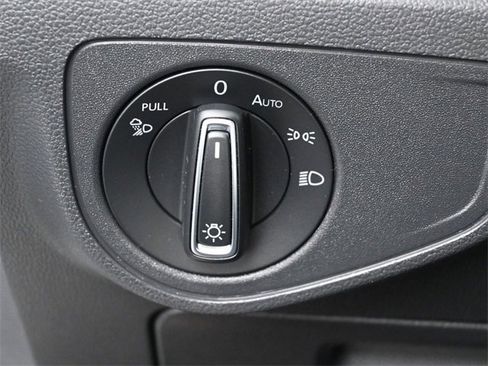 Used 2022 Volkswagen Atlas SE image 15