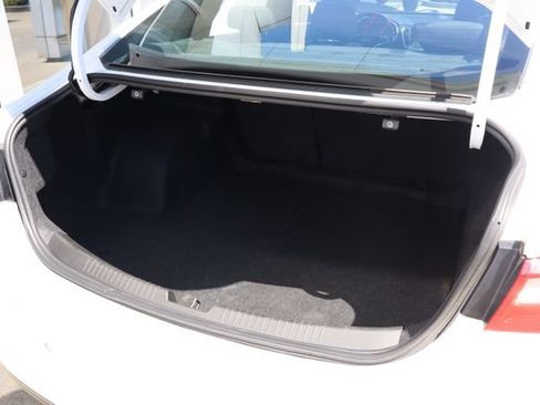 Used 2024 Chevrolet Malibu LT FWD image 30
