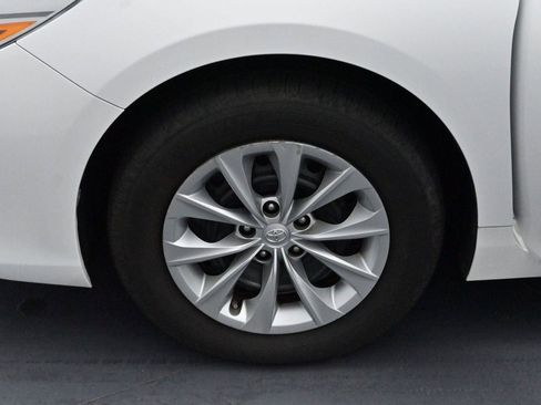 Used 2015 Toyota Camry LE FWD image 26