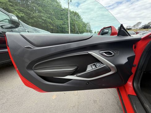 Used 2016 Chevrolet Camaro LT RWD image 15