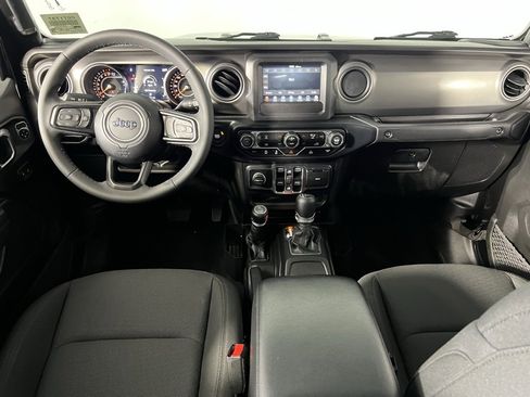 Certified 2023 Jeep Gladiator Willys image 13