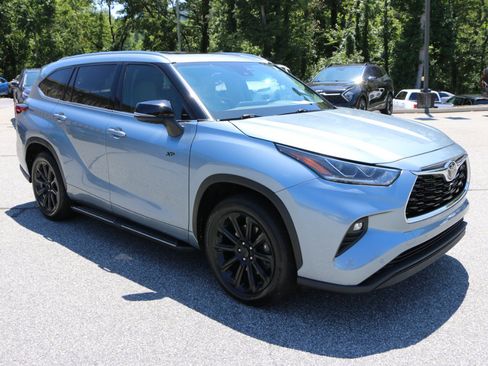 Used 2022 Toyota Highlander Limited FWD image 9