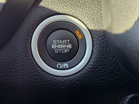 Used 2025 RAM 1500 Laramie image 34