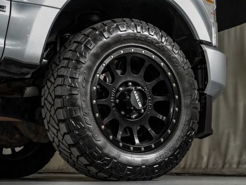 Used 2022 Ford F250 Platinum w/ FX4 Off-Road Package AWD/4WD image 54