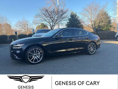 Used 2025 Genesis G70 2.5T image 1