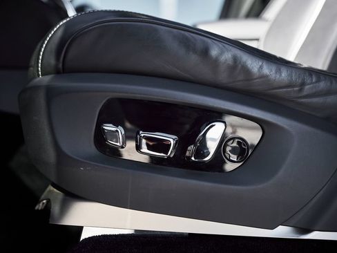 Used 2019 Rolls-Royce Cullinan AWD/4WD image 40