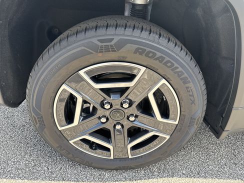 New 2026 Jeep Cherokee Laredo AWD/4WD image 17