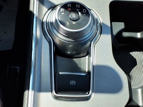 Used 2024 Ford Edge Titanium w/ Equipment Group 301A AWD/4WD image 19