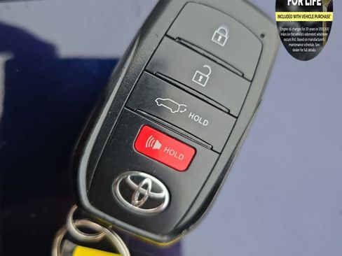 Used 2024 Toyota Venza LE image 39