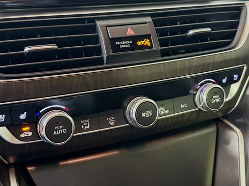 Used 2022 Honda Accord Touring image 19