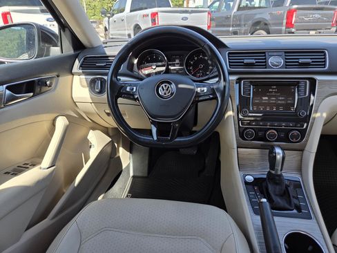 Used 2017 Volkswagen Passat 1.8T SE FWD image 16