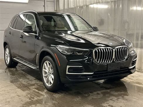 Used 2022 BMW X5 xDrive45e w/ Parking Assistance Package image 31