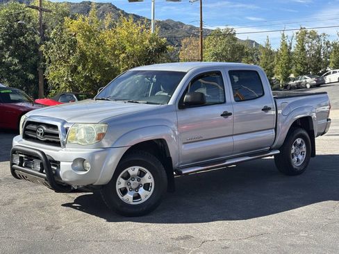 Used 2005 Toyota Tacoma PreRunner image 3