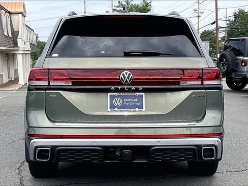 Used 2024 Volkswagen Atlas Peak Edition SE AWD/4WD image 7