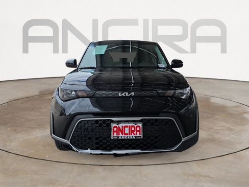 Used 2023 Kia Soul LX image 2