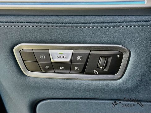 Used 2023 BMW XM AWD/4WD image 10