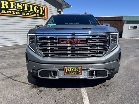 Used 2025 GMC Sierra 1500 Denali w/ Technology Package AWD/4WD image 3