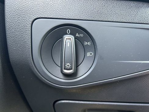 Certified 2023 Volkswagen Tiguan SE R-Line AWD/4WD image 19