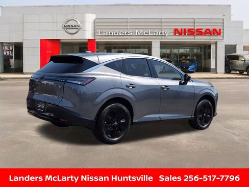 Used 2025 Nissan Murano SV AWD/4WD image 3