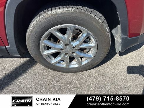Used 2016 Jeep Cherokee Latitude w/ Cold Weather Group FWD image 8