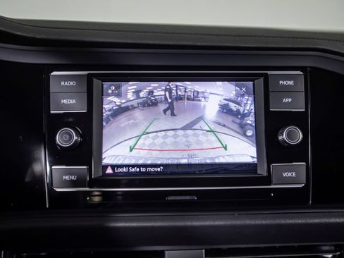 Used 2024 Volkswagen Jetta SE FWD image 33