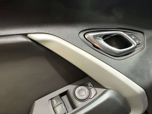 Used 2018 Chevrolet Camaro SS RWD image 16