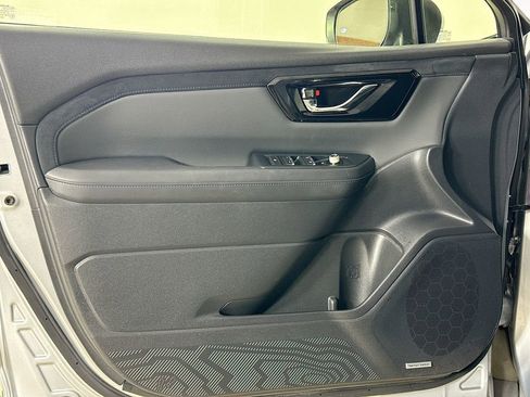 Certified 2025 Subaru Forester Limited w/ Popular Package #2 image 9