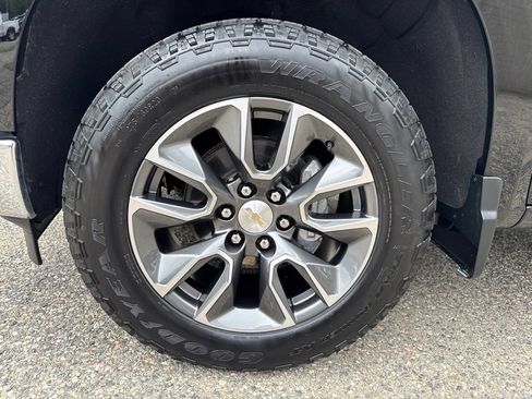 Used 2023 Chevrolet Silverado 1500 LT AWD/4WD image 42