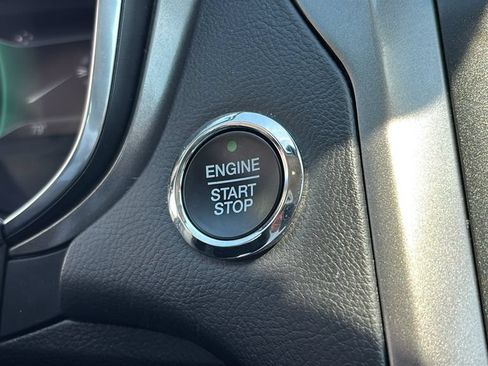 Used 2020 Ford Fusion SE FWD image 13